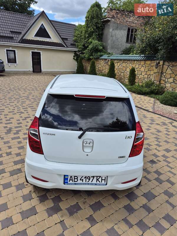 Хэтчбек Hyundai i10 2012 в Могилев-Подольске