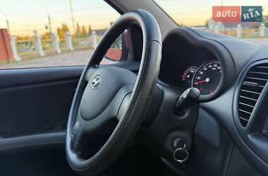 Хэтчбек Hyundai i10 2013 в 