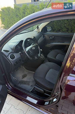 Хэтчбек Hyundai i10 2013 в 