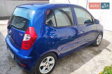 Хэтчбек Hyundai i10 2011 в 