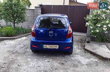 Хэтчбек Hyundai i10 2011 в 