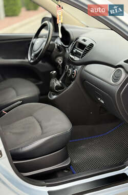 Хэтчбек Hyundai i10 2011 в 