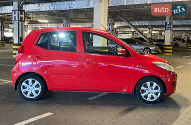 Хэтчбек Hyundai i10 2011 в 