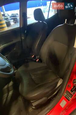 Хэтчбек Hyundai i10 2011 в 