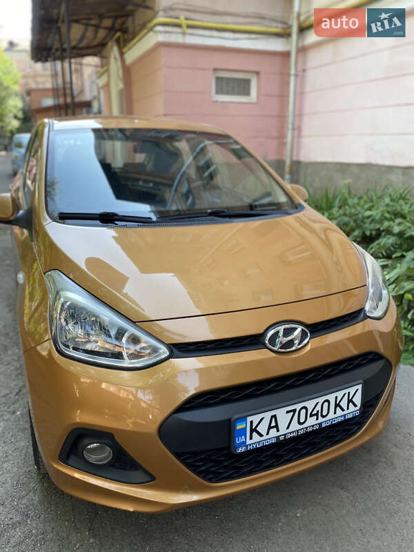 Хэтчбек Hyundai i10 2015 в 