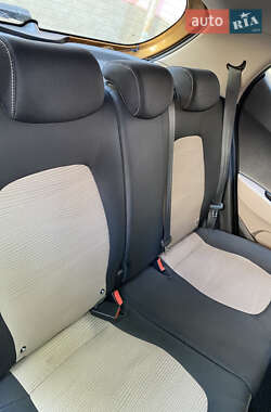 Хэтчбек Hyundai i10 2015 в 