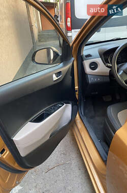 Хэтчбек Hyundai i10 2015 в 