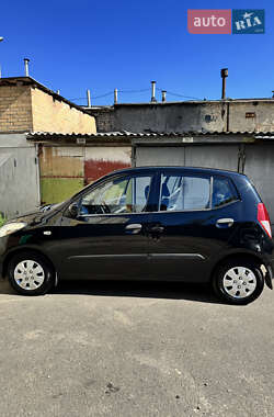 Хэтчбек Hyundai i10 2009 в 