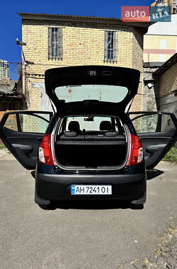 Хэтчбек Hyundai i10 2009 в 