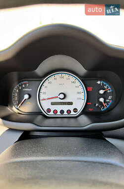 Хэтчбек Hyundai i10 2009 в 