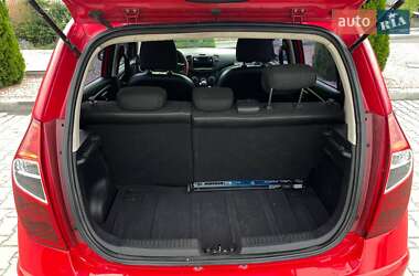 Хэтчбек Hyundai i10 2012 в 