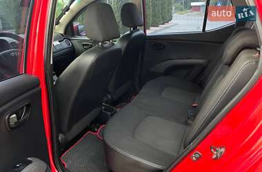 Хэтчбек Hyundai i10 2012 в 