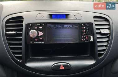 Хэтчбек Hyundai i10 2012 в 