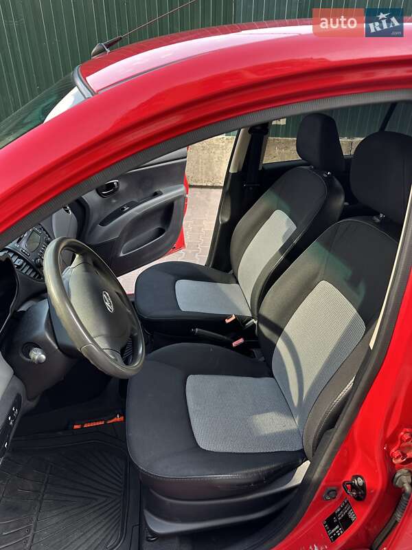 Хэтчбек Hyundai i10 2008 в Киеве