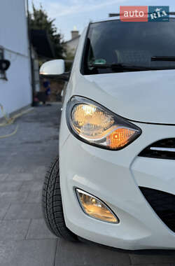 Хэтчбек Hyundai i10 2011 в 