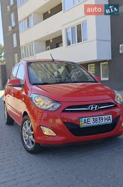 Хэтчбек Hyundai i10 2012 в 