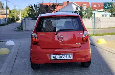 Хэтчбек Hyundai i10 2012 в 