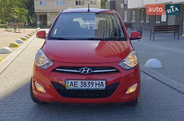 Хэтчбек Hyundai i10 2012 в 