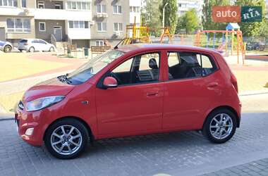 Хэтчбек Hyundai i10 2012 в 