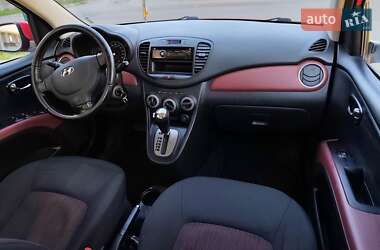 Хэтчбек Hyundai i10 2012 в 