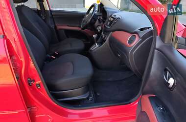 Хэтчбек Hyundai i10 2012 в 
