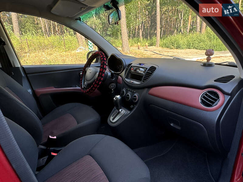 Хэтчбек Hyundai i10 2012 в Киеве