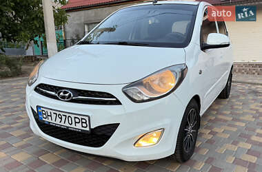 Хэтчбек Hyundai i10 2011 в Одессе