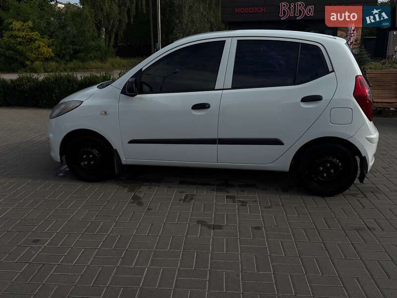 Хэтчбек Hyundai i10 2011 в Переяславе