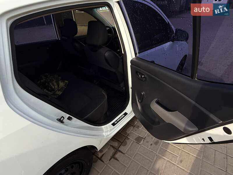 Хэтчбек Hyundai i10 2011 в Переяславе
