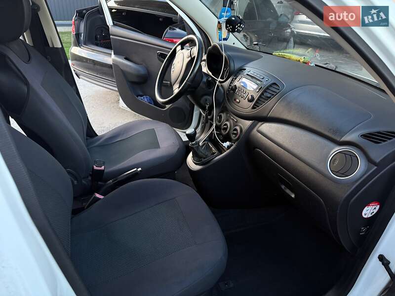 Хэтчбек Hyundai i10 2011 в Переяславе