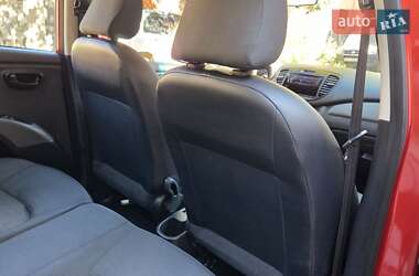 Хэтчбек Hyundai i10 2013 в 