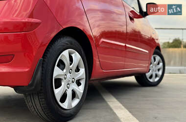 Хэтчбек Hyundai i10 2012 в 