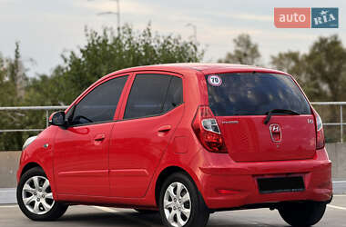 Хэтчбек Hyundai i10 2012 в 