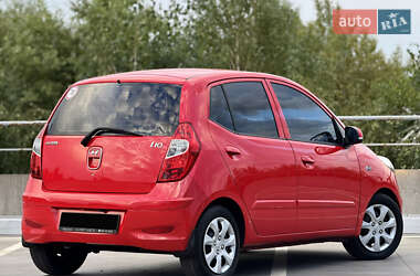 Хэтчбек Hyundai i10 2012 в 