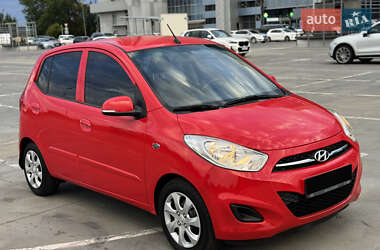 Хэтчбек Hyundai i10 2012 в 