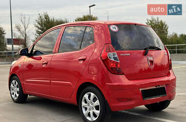 Хэтчбек Hyundai i10 2012 в 