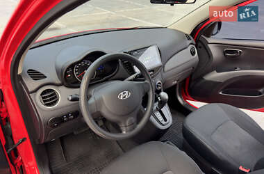 Хэтчбек Hyundai i10 2012 в 