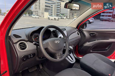 Хэтчбек Hyundai i10 2012 в 