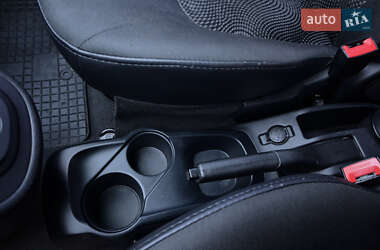 Хэтчбек Hyundai i10 2012 в 