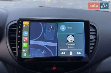 Хэтчбек Hyundai i10 2012 в 