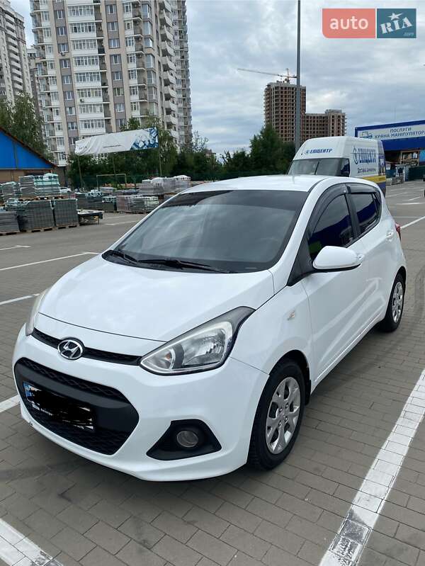 Хэтчбек Hyundai i10 2015 в 