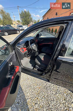Хэтчбек Hyundai i10 2011 в 