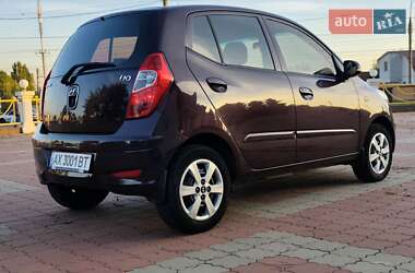 Хэтчбек Hyundai i10 2012 в 