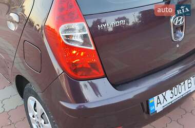Хэтчбек Hyundai i10 2012 в 