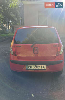 Хэтчбек Hyundai i10 2010 в 