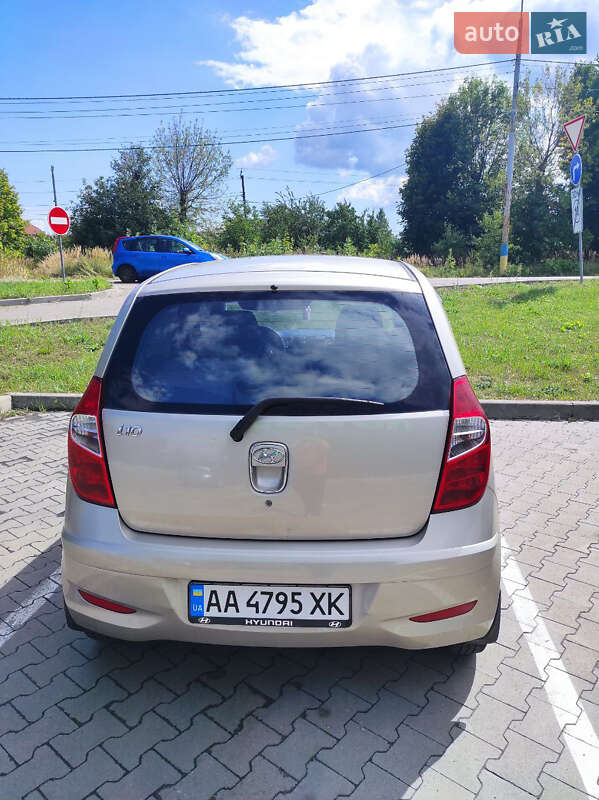Хетчбек Hyundai i10 2013 в Києві