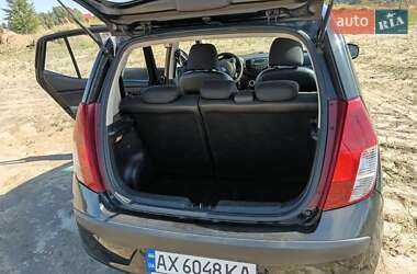 Хэтчбек Hyundai i10 2009 в 