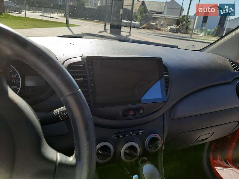 Хэтчбек Hyundai i10 2012 в Ирпене