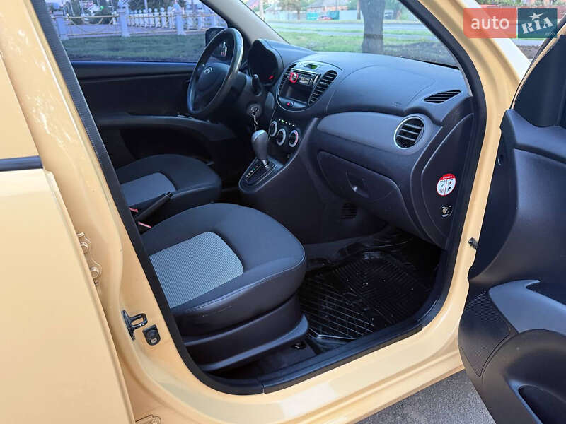 Хэтчбек Hyundai i10 2009 в Харькове