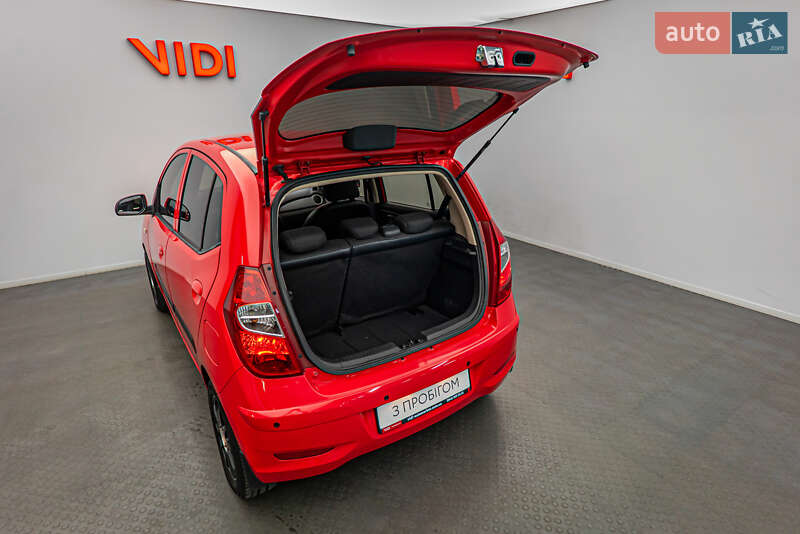 Хэтчбек Hyundai i10 2013 в Киеве